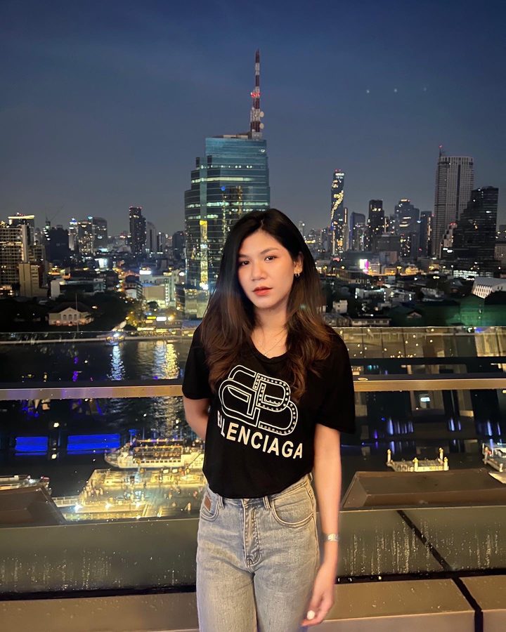 Ploy with the Bangkok skyline